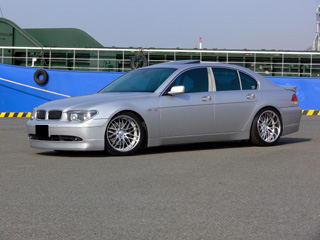 BMW 7V[Y@^CvQ